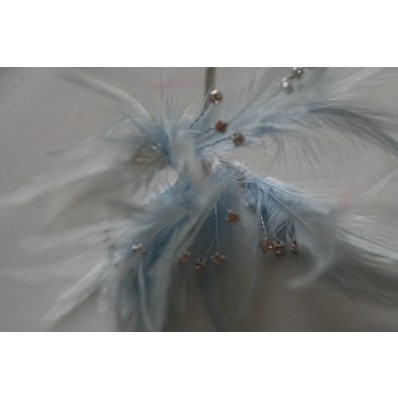 Wired diamond feather mount baby blue
